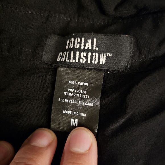 Social Collison Men's Medium Button Up Shirt Skull Print Rayon Punk - Picture 3 of 3